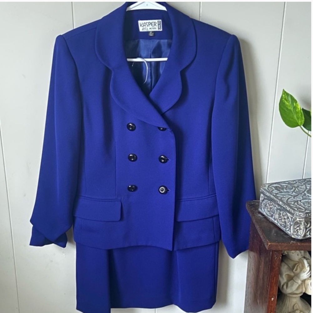 Vintage Kasper Royal Purple Double Breasted Old Money 2 pc. Skirt Suit 8P